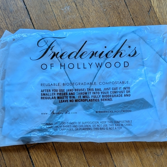 Frederick’s of Hollywood Astoria Satin Sleep Romper Flirty Bow NWT - Picture 8 of 9